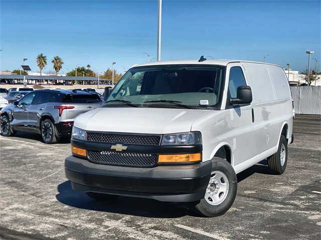 New 2025 Chevrolet Express 2500 Work Van image 2