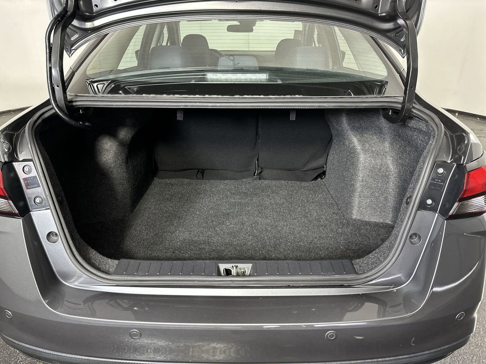 Certified 2024 Nissan Versa SR w/ Trunk Package image 29