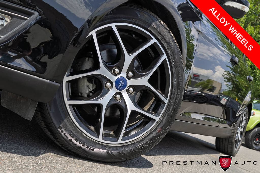Used 2018 Ford Focus SEL w/ Cold Weather Package FWD image 11