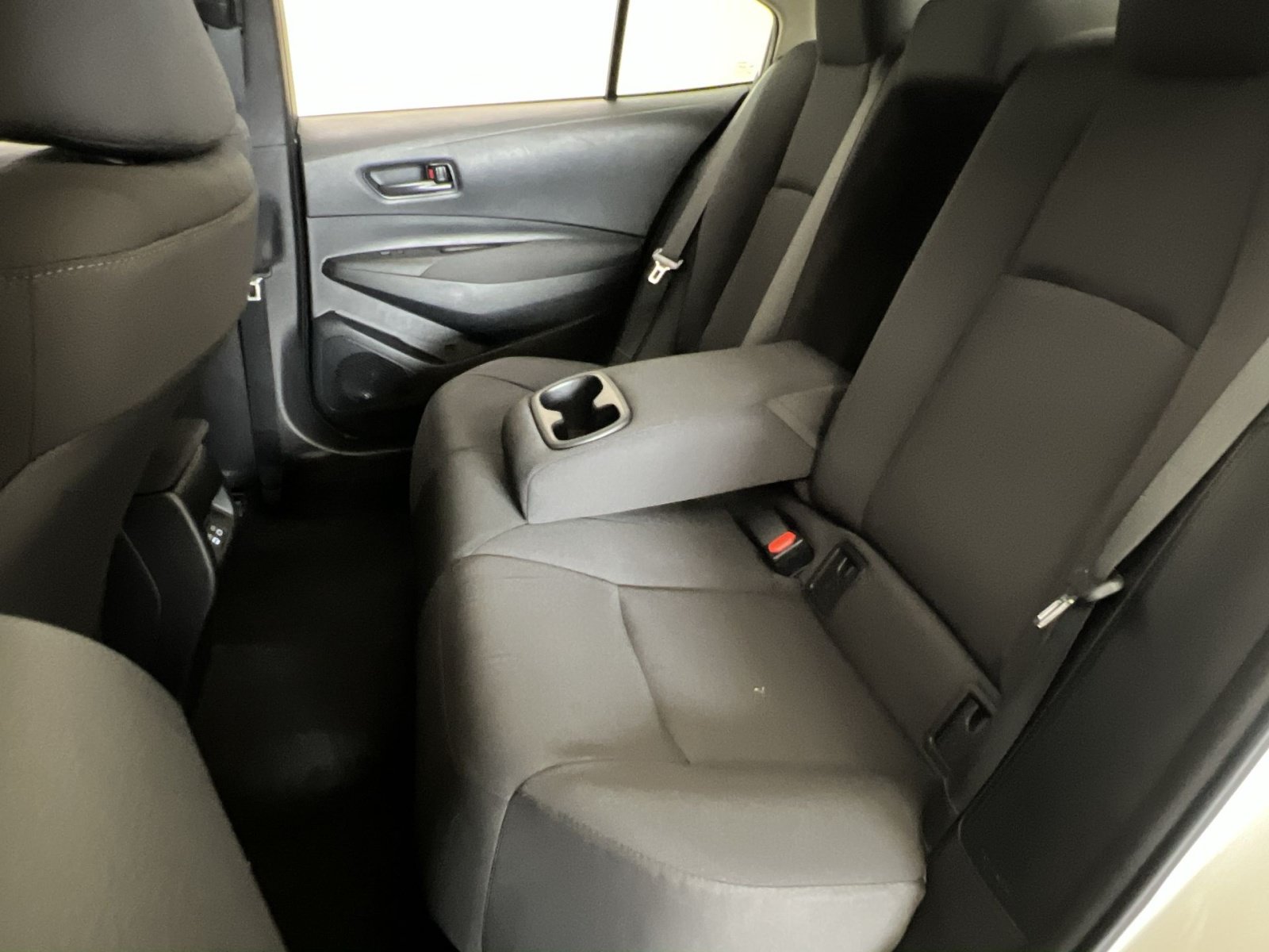 Used 2025 Toyota Corolla LE FWD image 20