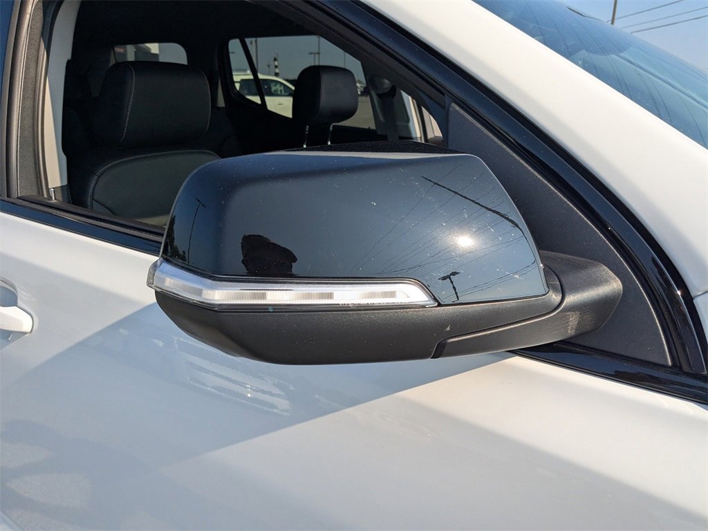 Used 2023 GMC Acadia SLT w/ Elevation Edition image 12