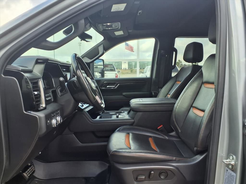 Used 2024 GMC Sierra 2500 AT4 w/ AT4 Premium Plus Package AWD/4WD image 16