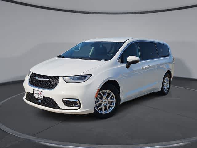 Used 2023 Chrysler Pacifica Touring-L FWD video 1