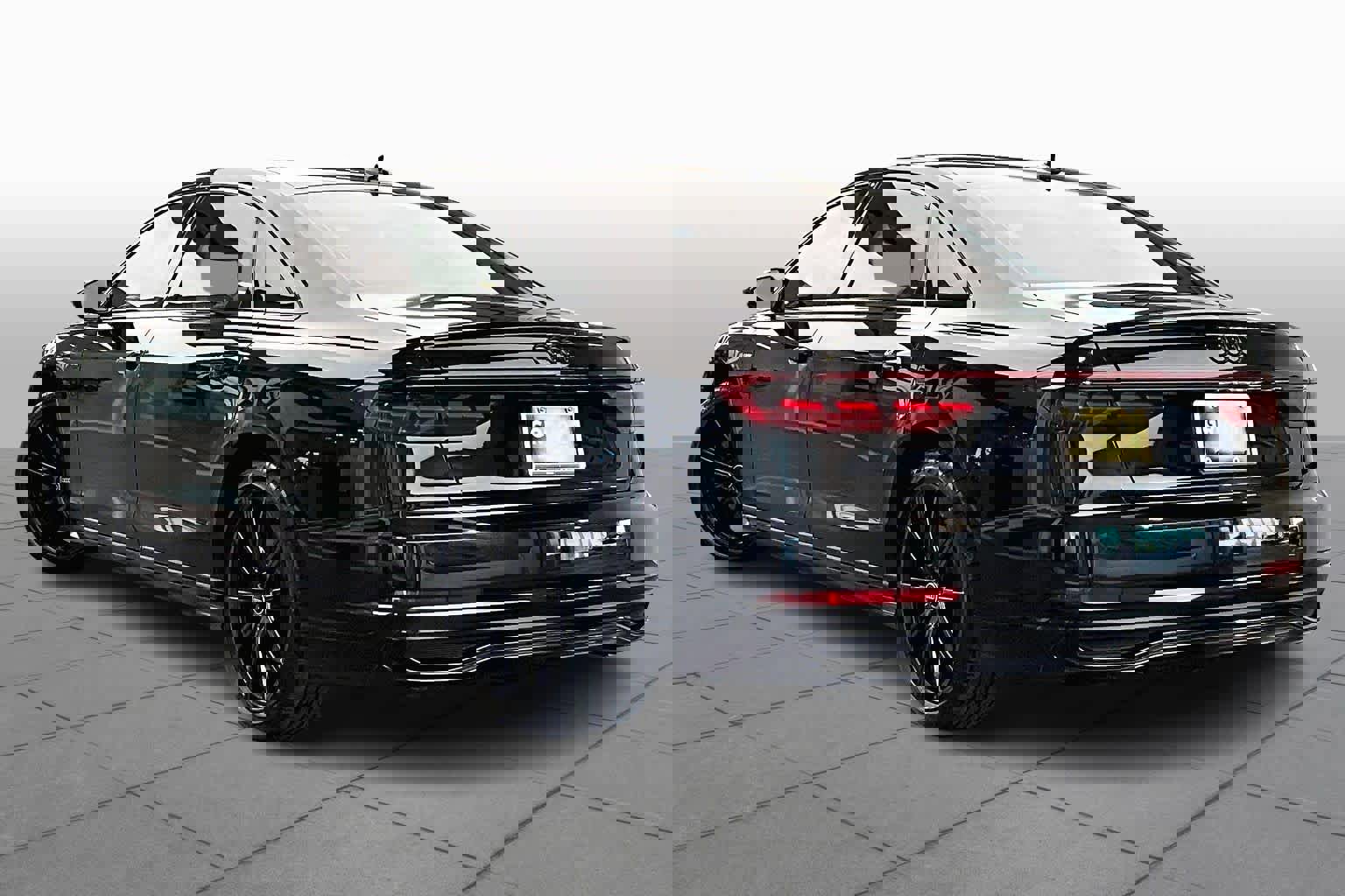 Used 2024 Audi A8 L 3.0T image 11