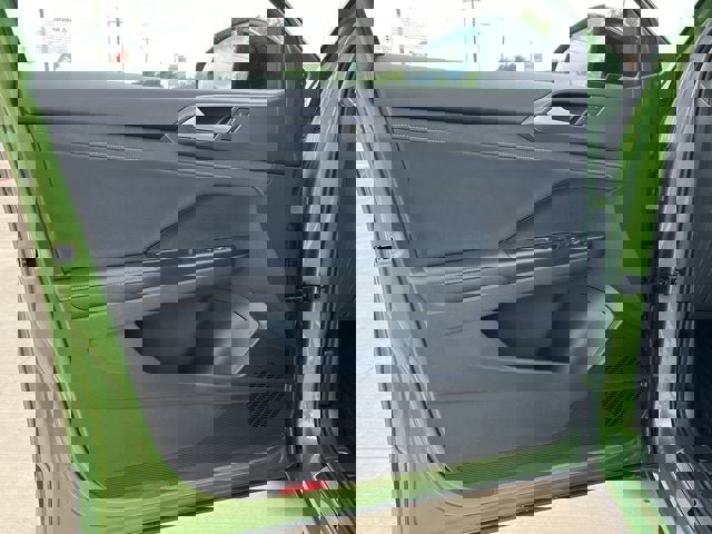 New 2025 Volkswagen Taos SE image 8