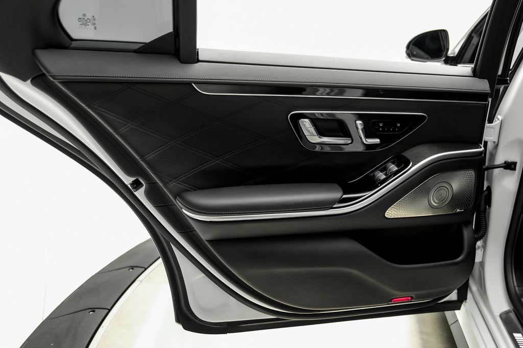 Used 2024 Mercedes-Benz S 63 AMG S w/ Carbon Fiber Exterior Package image 57