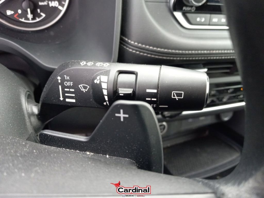 Used 2023 Nissan Rogue S image 23