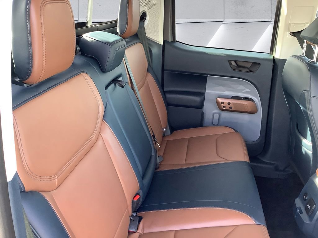 Used 2023 Ford Maverick Lariat w/ Lariat Luxury Package image 16