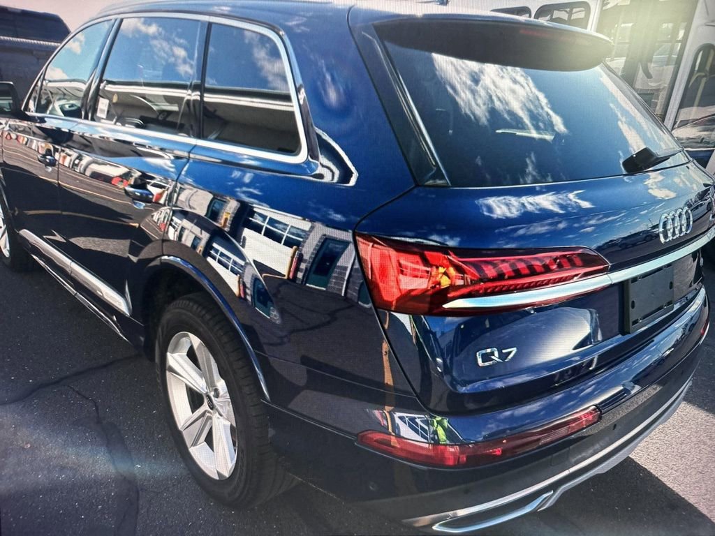 Used 2022 Audi Q7 3.0T Premium w/ Convenience Package image 2