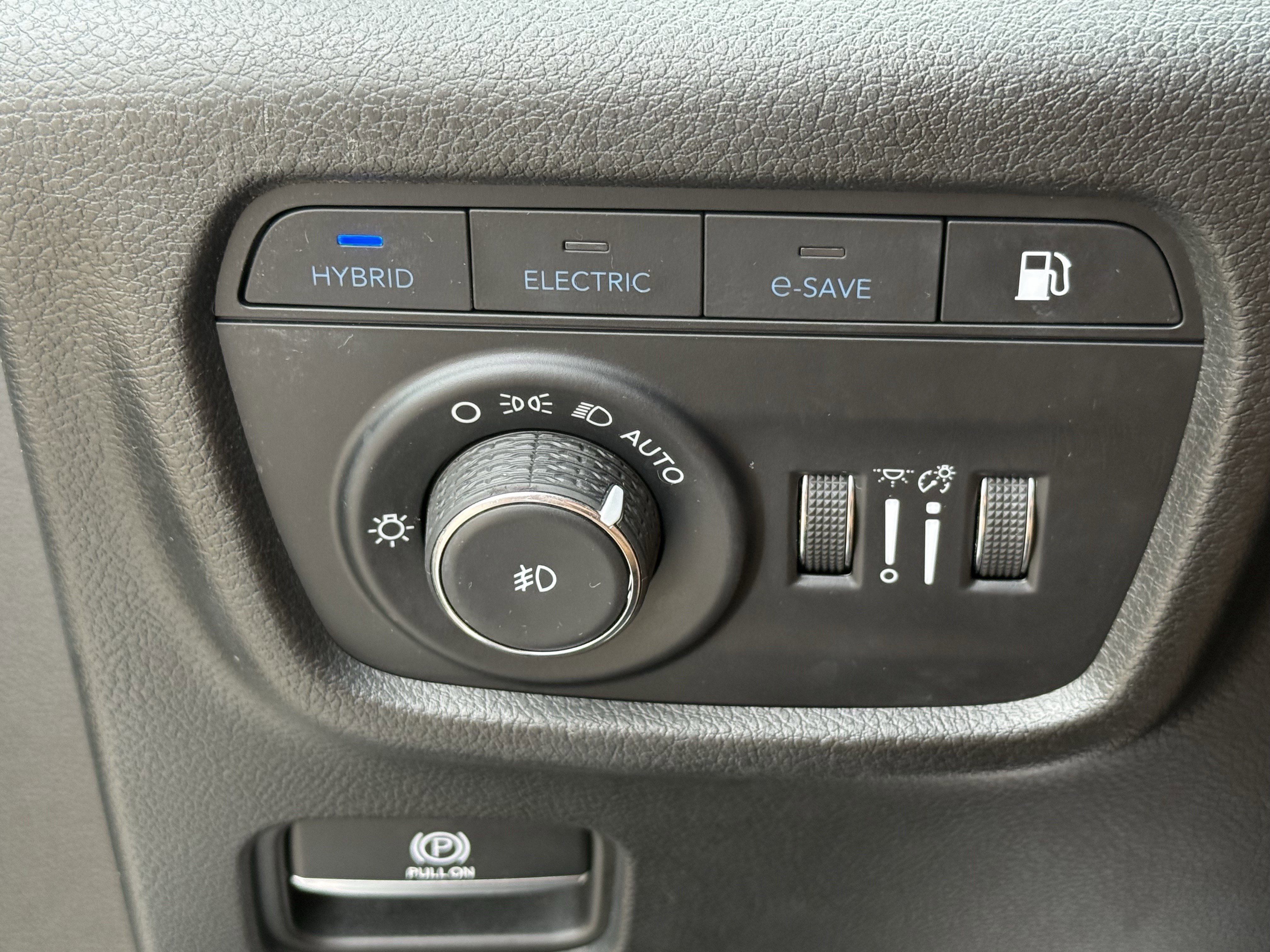 Used 2022 Jeep Grand Cherokee Summit w/ Luxury Tech Group V image 25