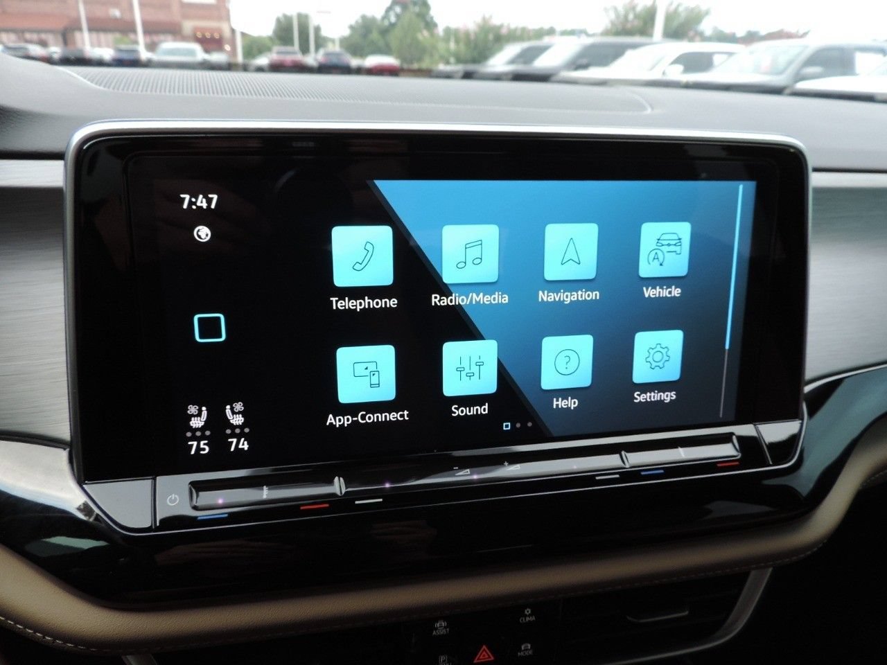 Used 2024 Volkswagen Atlas Cross Sport SE FWD image 28