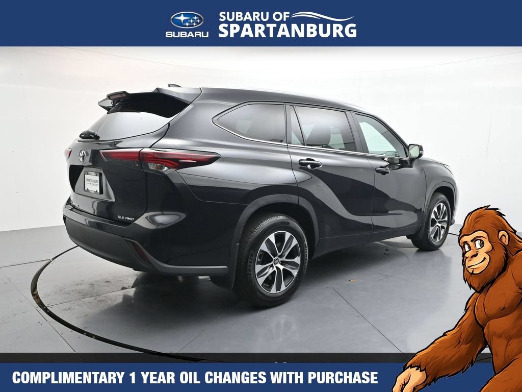 Used 2025 Toyota Highlander XLE AWD/4WD image 8