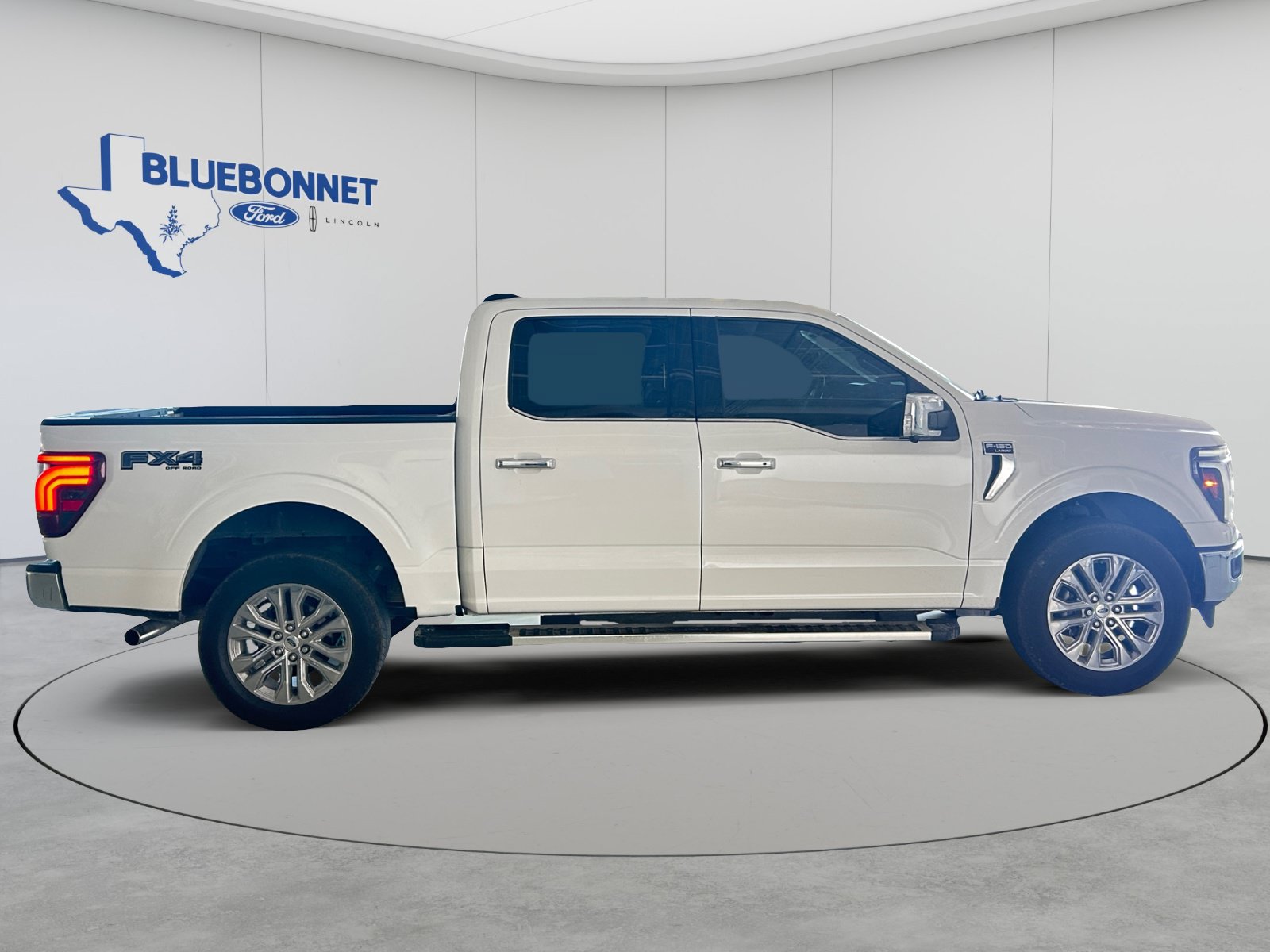 Used 2025 Ford F150 Lariat w/ Equipment Group 502A High AWD/4WD image 3