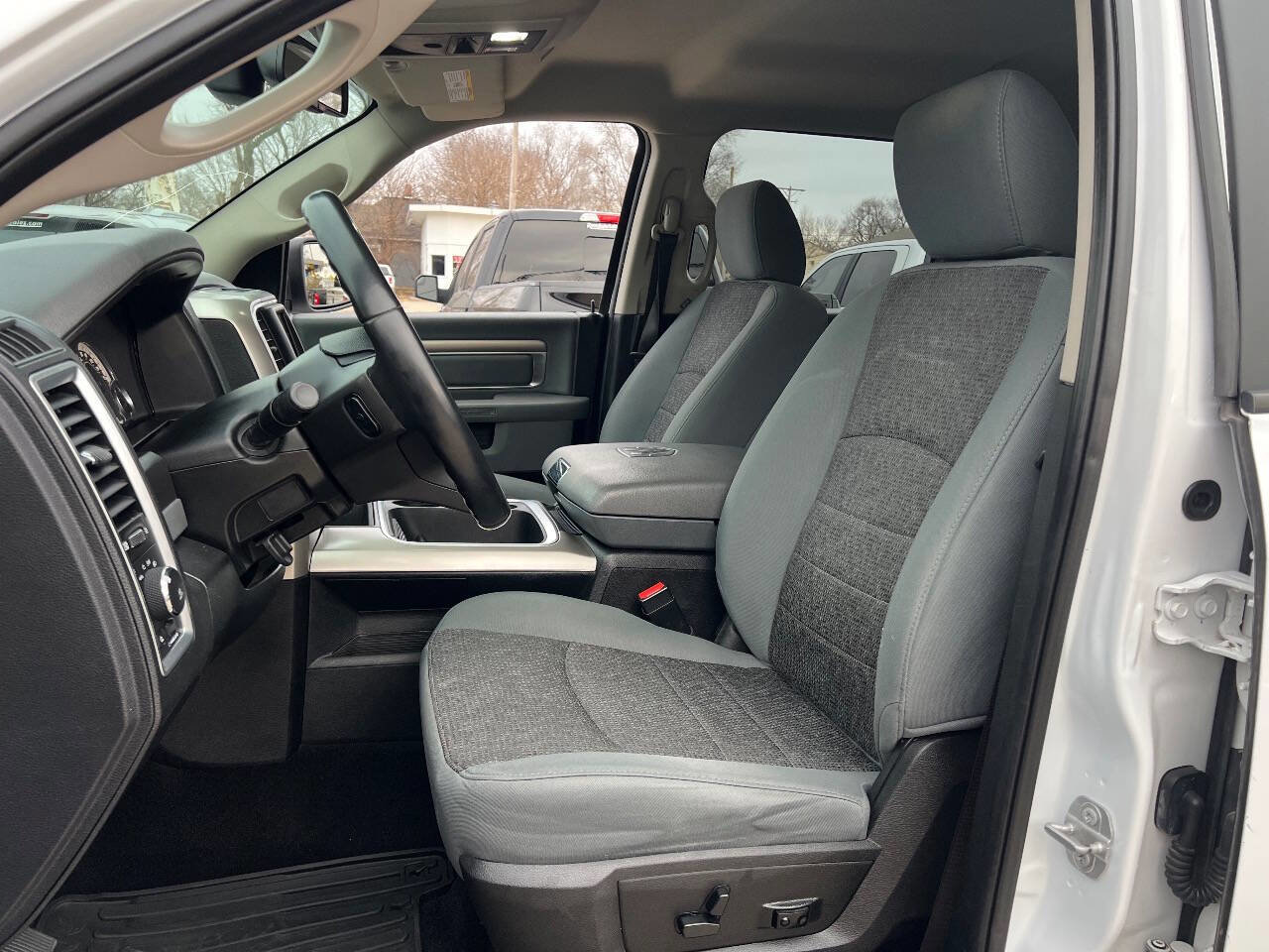 Used 2018 RAM 1500 SLT image 9