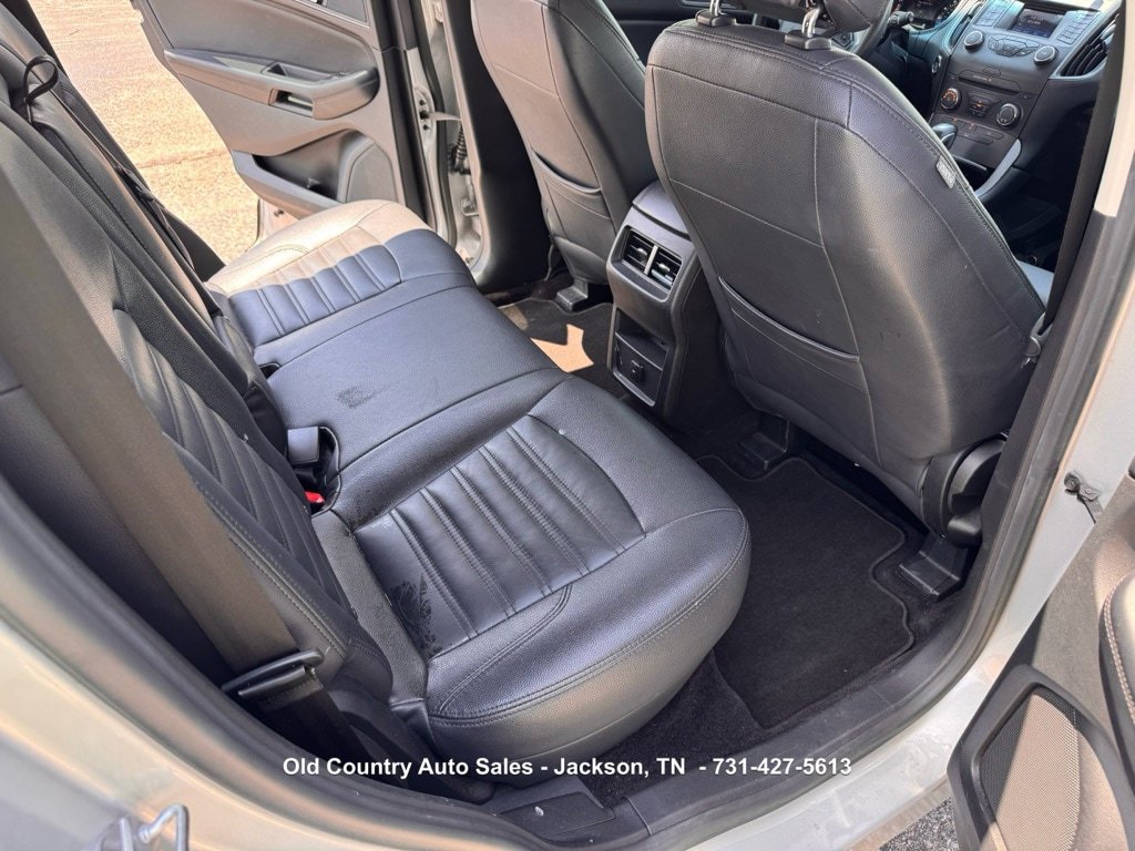 Used 2015 Ford Edge SE FWD image 12