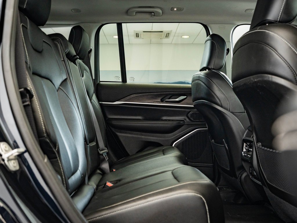 Used 2022 Jeep Grand Cherokee Limited 4xe image 35