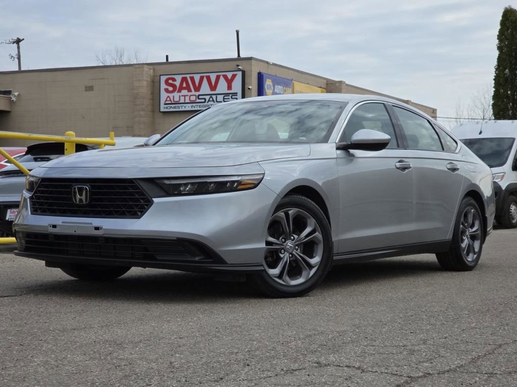Used 2024 Honda Accord EX image 2