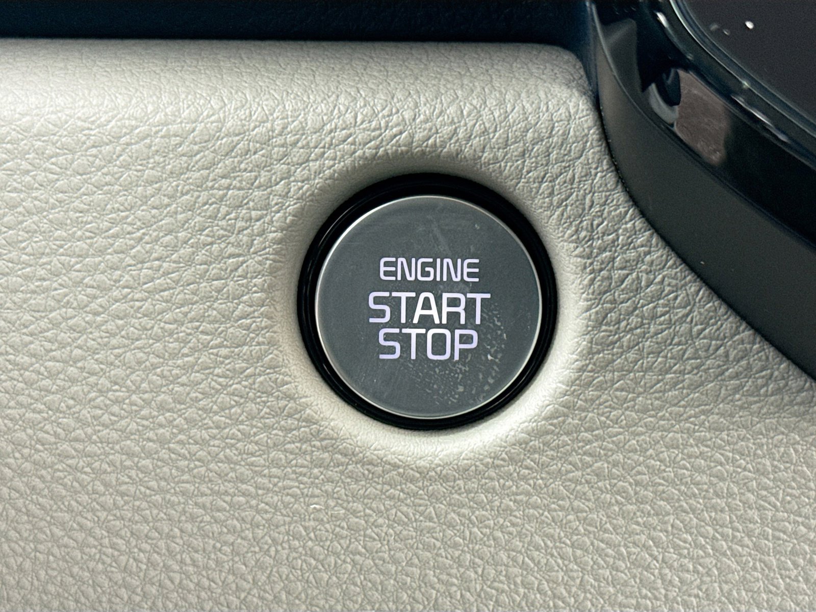 New 2026 Kia Carnival EX image 9