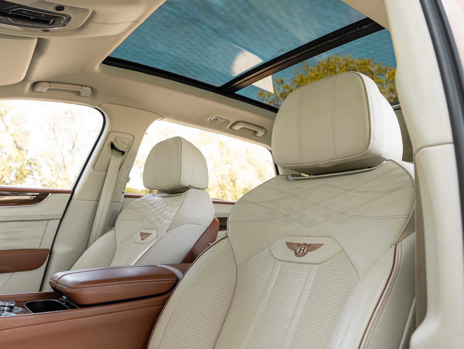 Used 2023 Bentley Bentayga Extended Wheelbase image 12