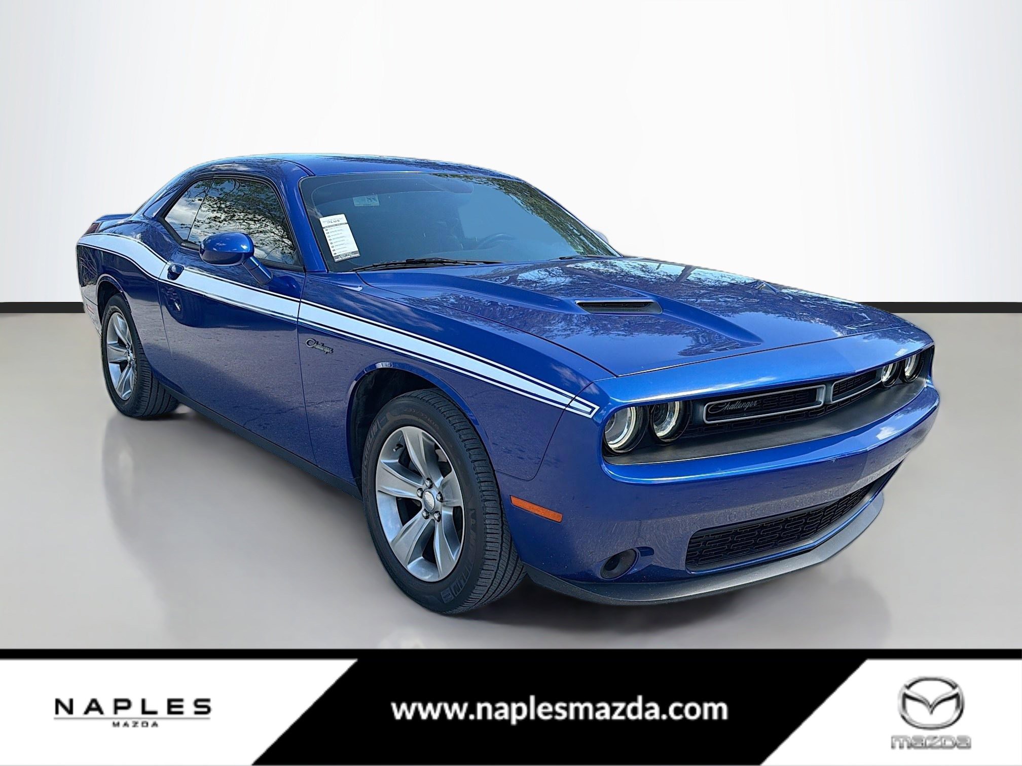 Used 2019 Dodge Challenger SXT image 1