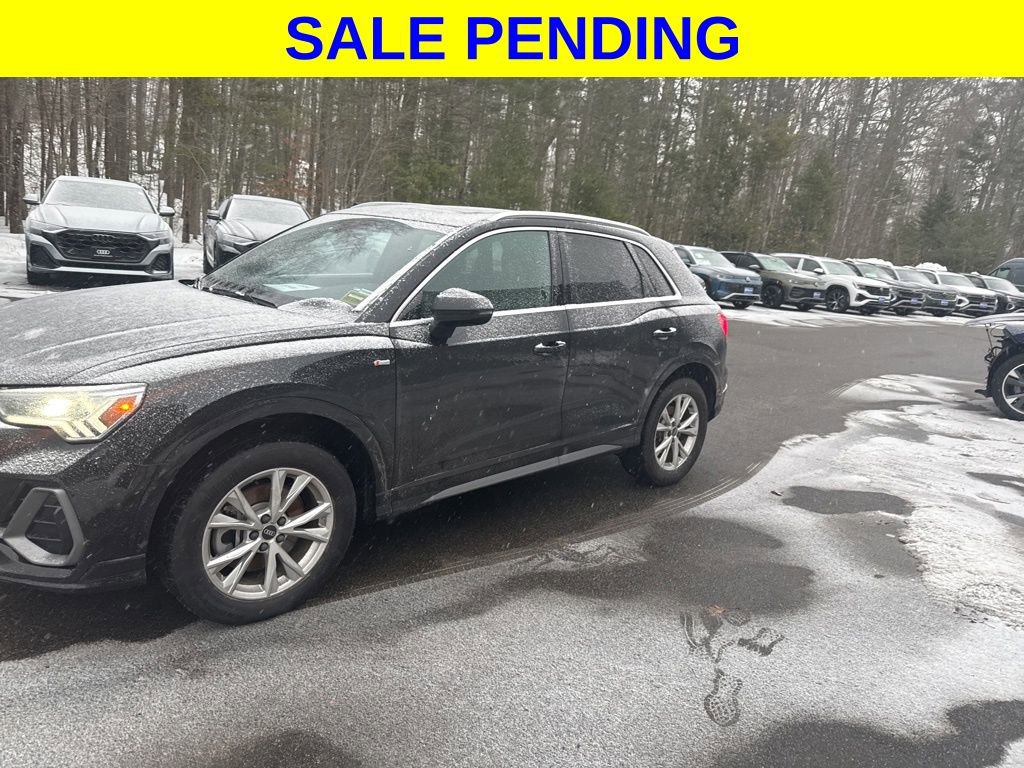 Used 2023 Audi Q3 2.0T Premium w/ Convenience Package image 2