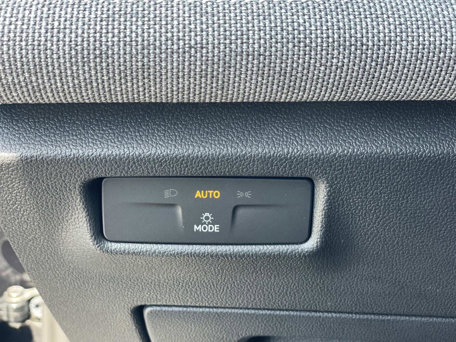 Certified 2025 Volkswagen Tiguan S FWD image 19