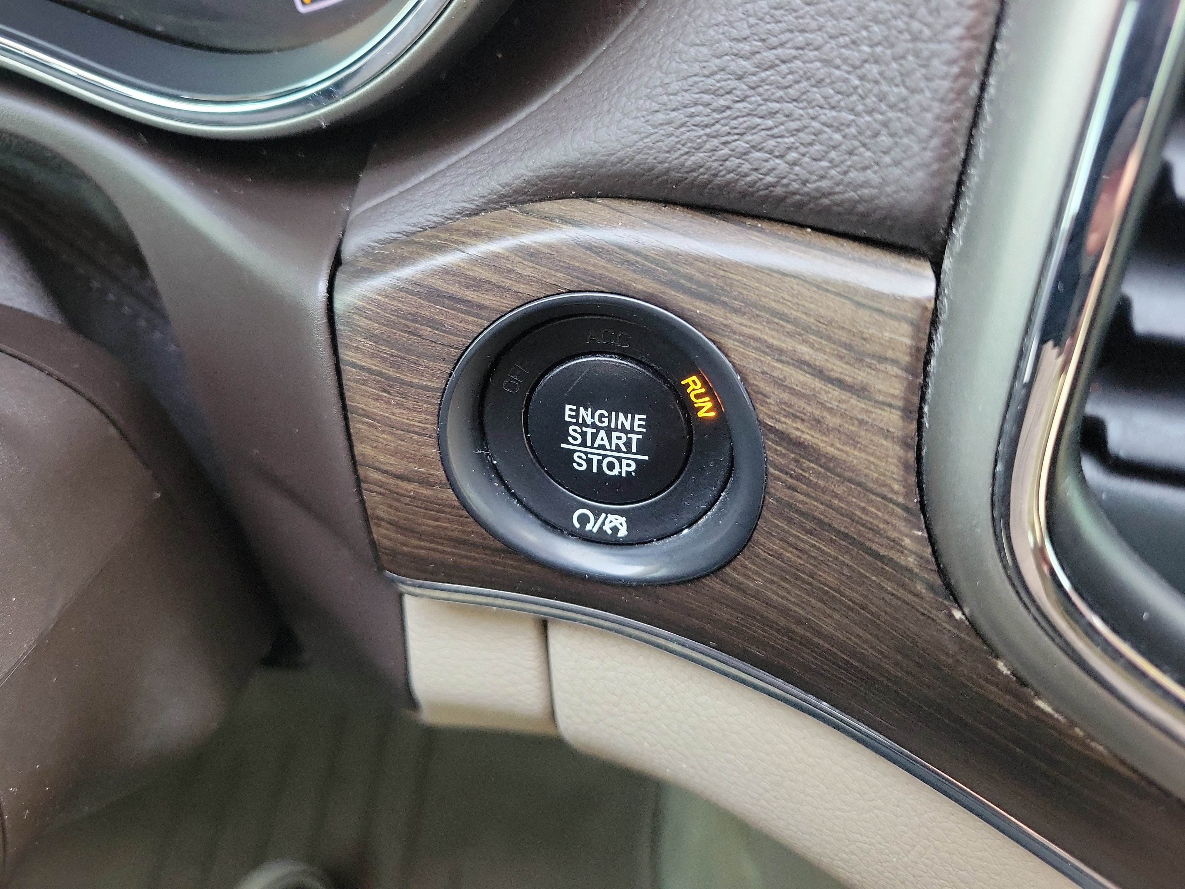 Used 2017 Jeep Grand Cherokee Overland image 33