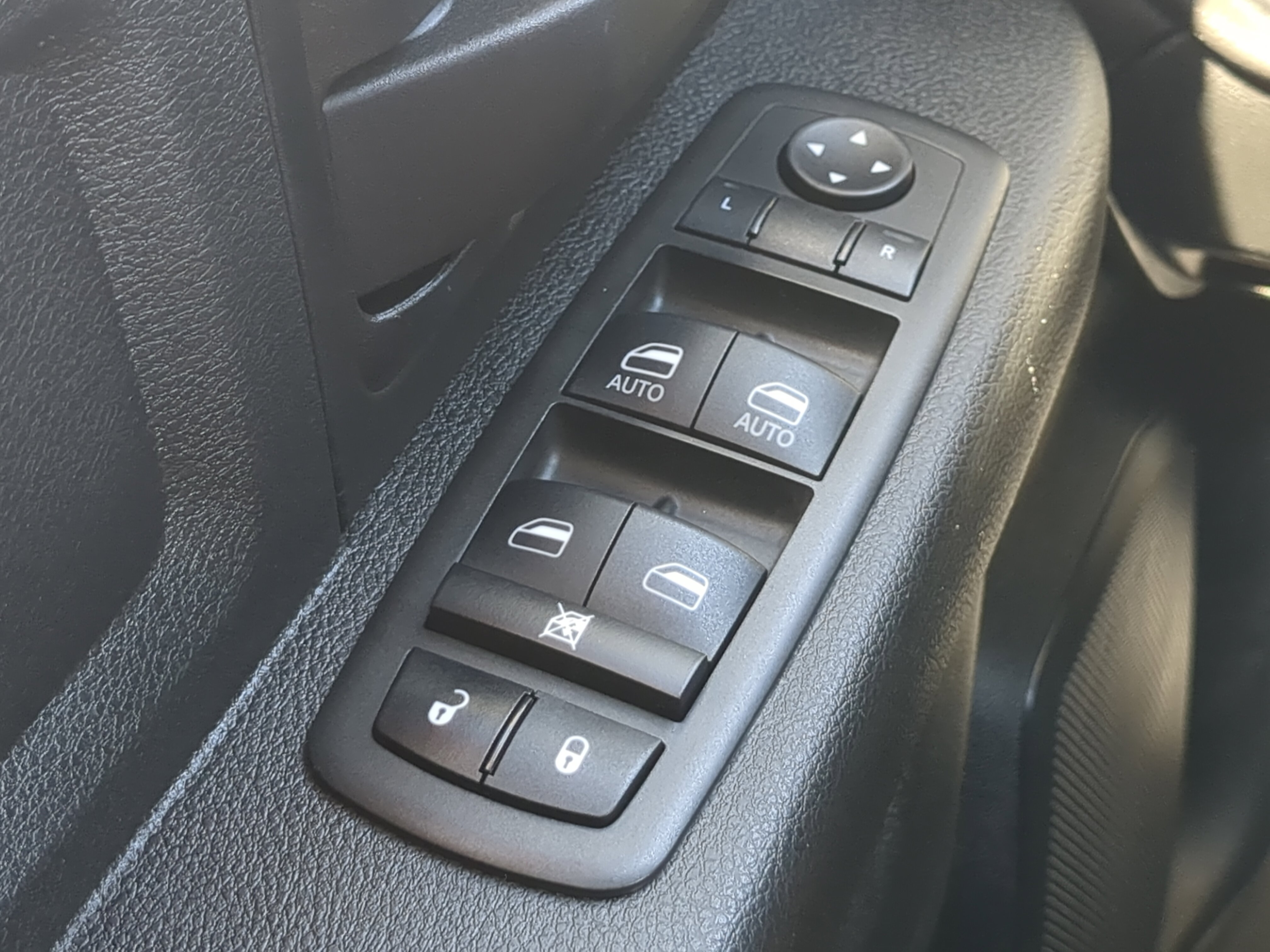 Used 2022 RAM 5500 Tradesman w/ Chrome Appearance Group RWD image 19
