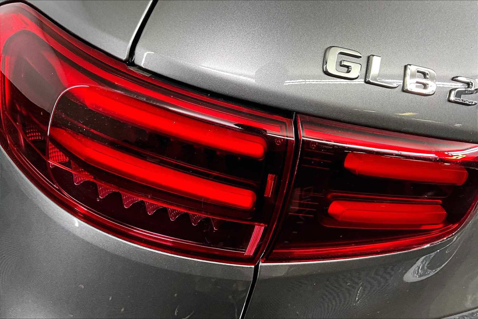 New 2025 Mercedes-Benz GLB 250 4MATIC image 6