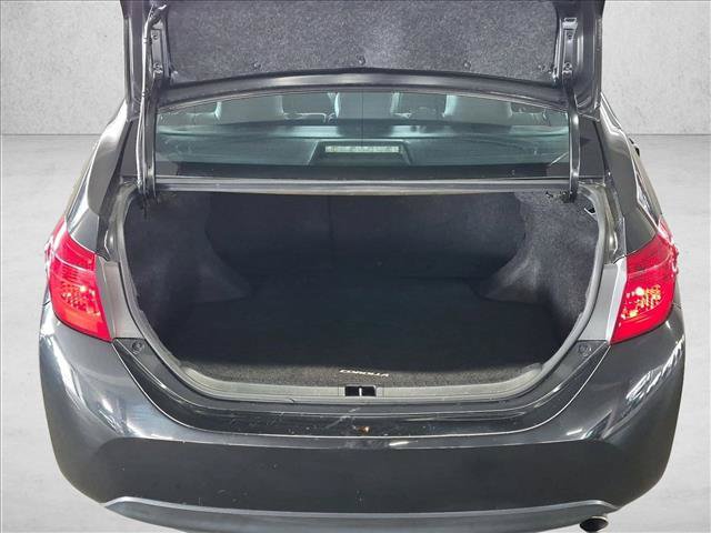 Used 2017 Toyota Corolla SE w/ Carpet Mat Package (TMS) FWD image 6