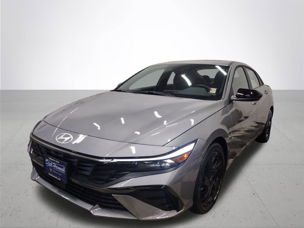 New 2026 Hyundai Elantra SEL Sport image 2