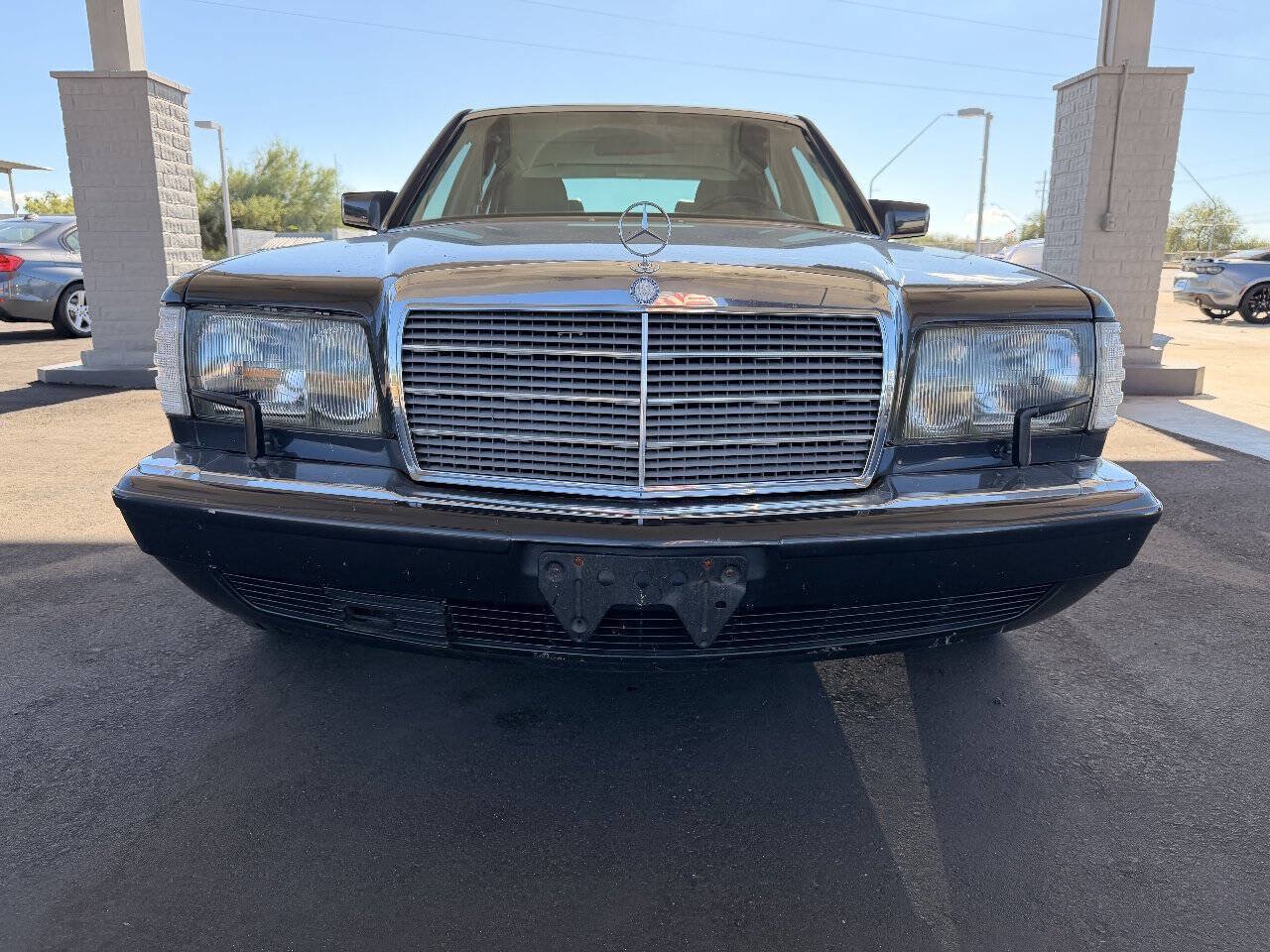 Used 1987 Mercedes-Benz 560 SEL image 2