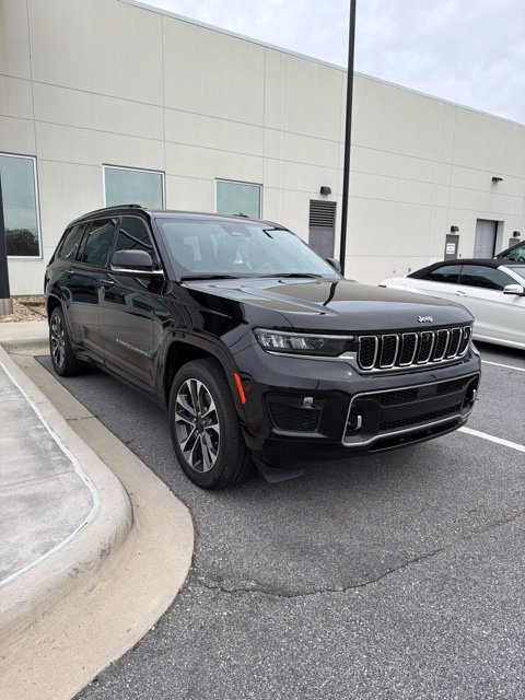 Used 2021 Jeep Grand Cherokee L Overland w/ Advanced Protech Group III AWD/4WD image 3