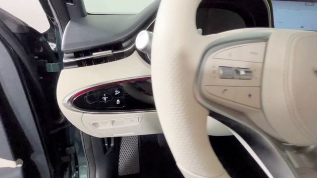 Used 2024 Genesis Electrified GV70 AWD/4WD image 20