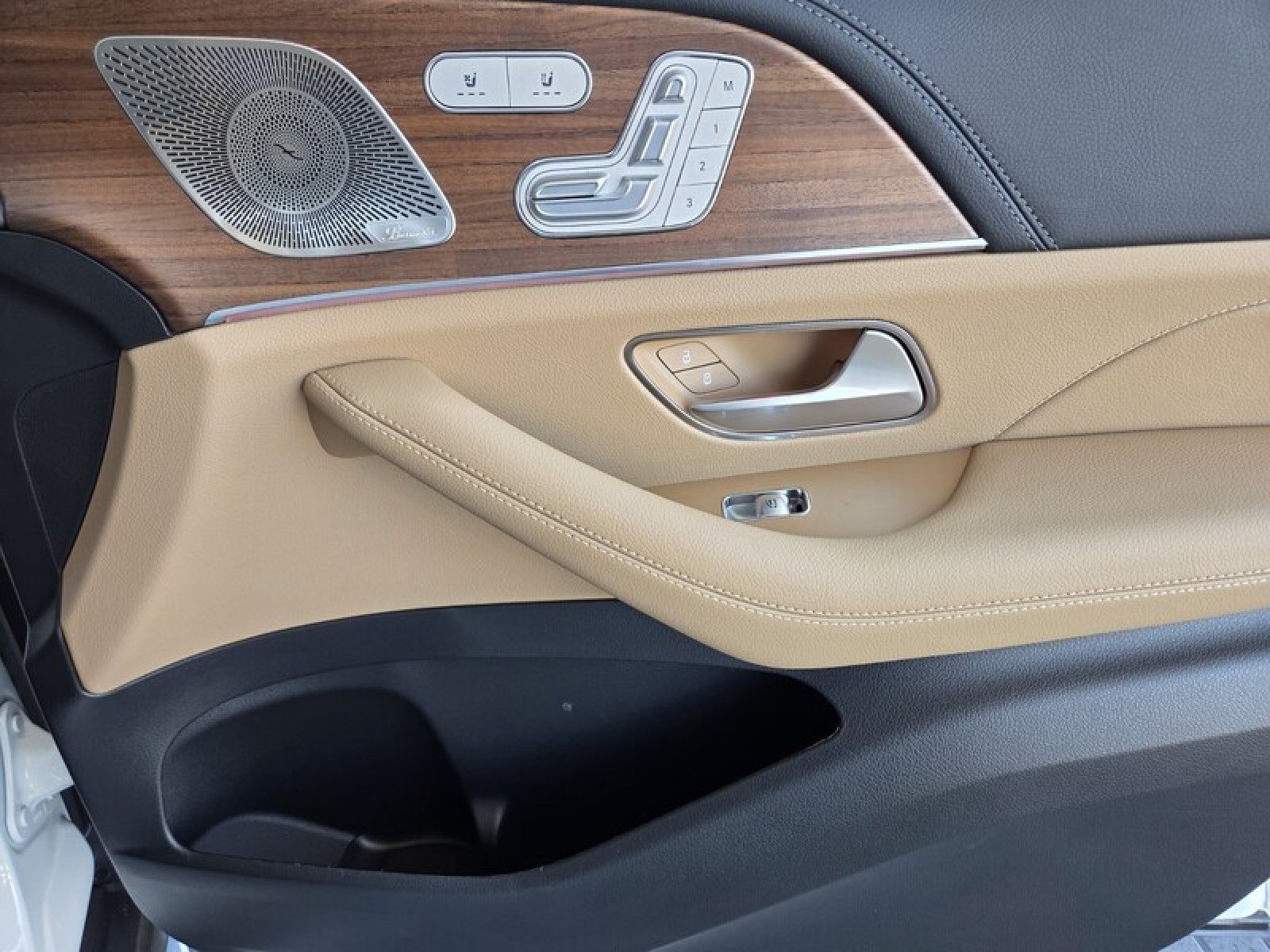 New 2026 Mercedes-Benz GLS 580 4MATIC image 21