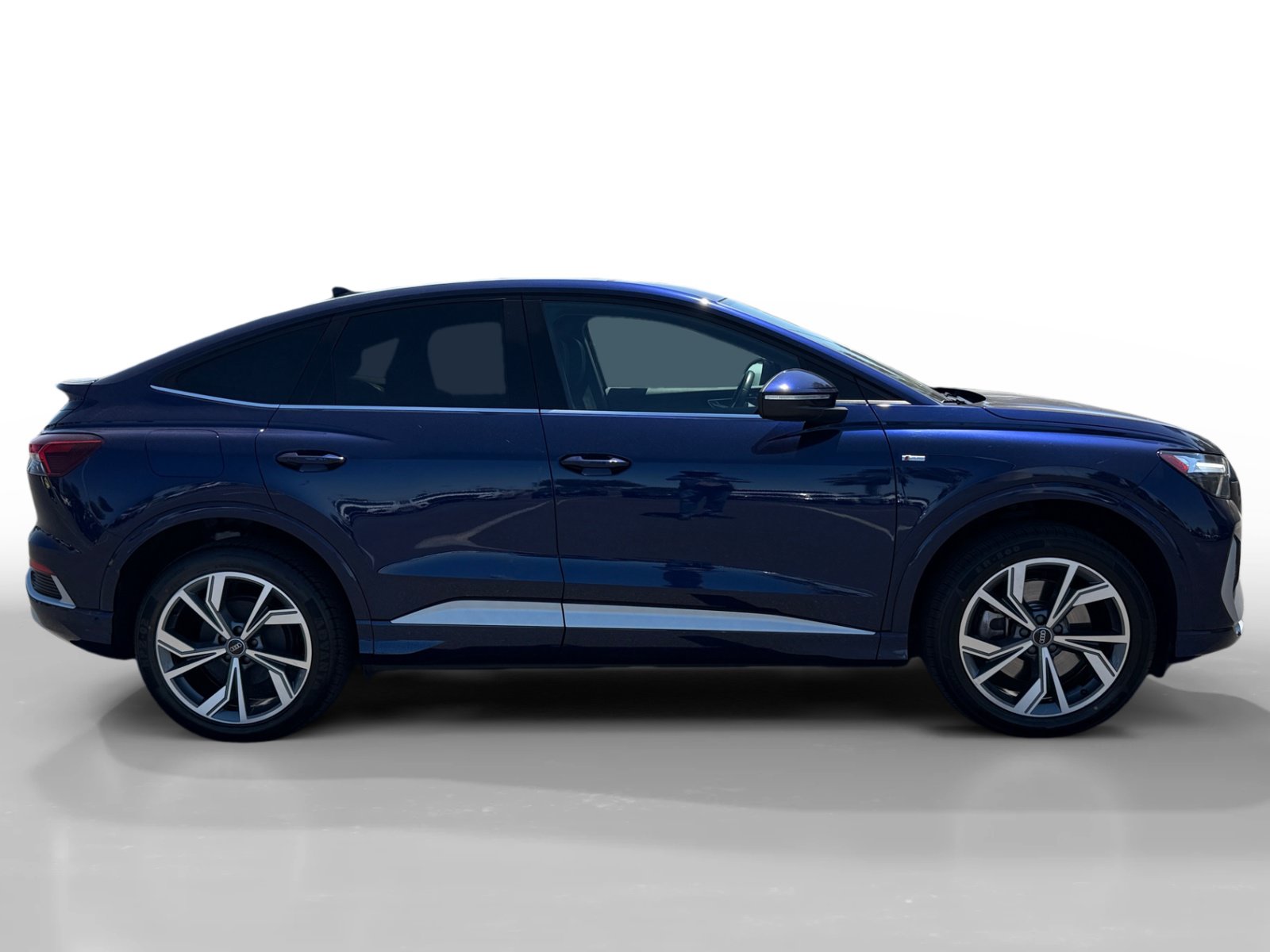 Used 2023 Audi Q4 e-tron Premium Plus w/ Premium Plus AWD/4WD image 6