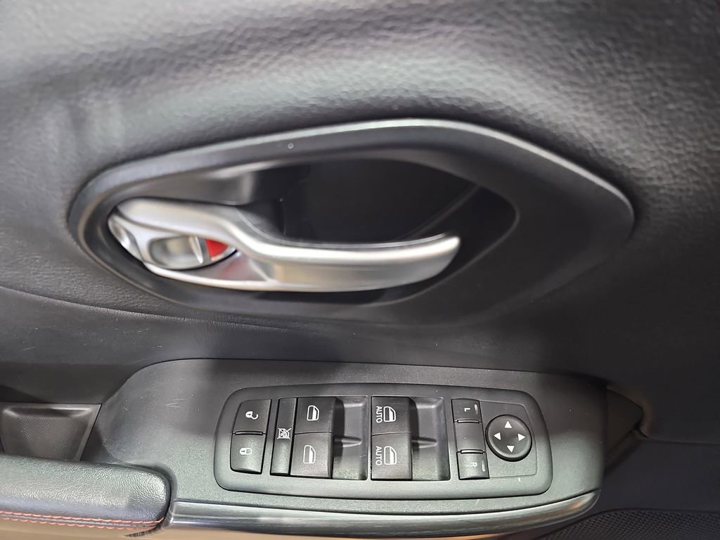 Used 2016 Jeep Cherokee Trailhawk w/ Leather Interior Group image 28