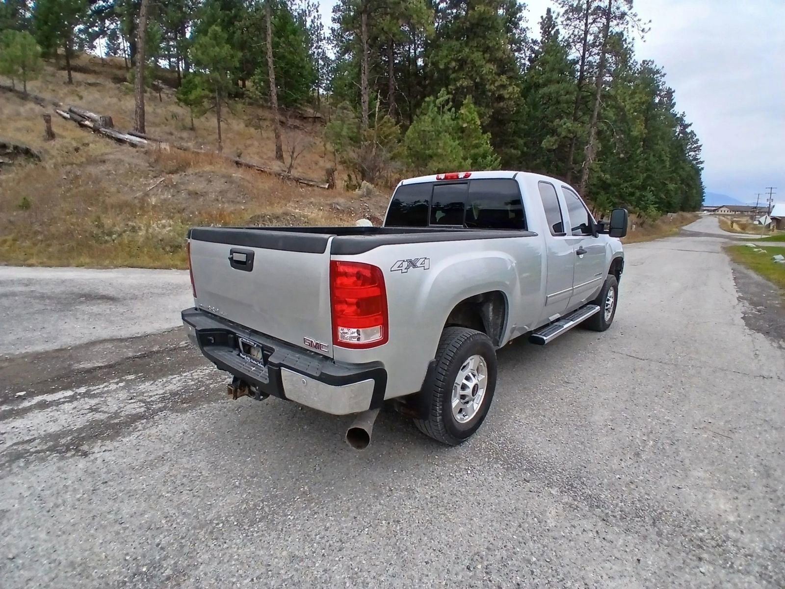 Used 2013 GMC Sierra 2500 SLE w/ SLE Preferred Package image 4