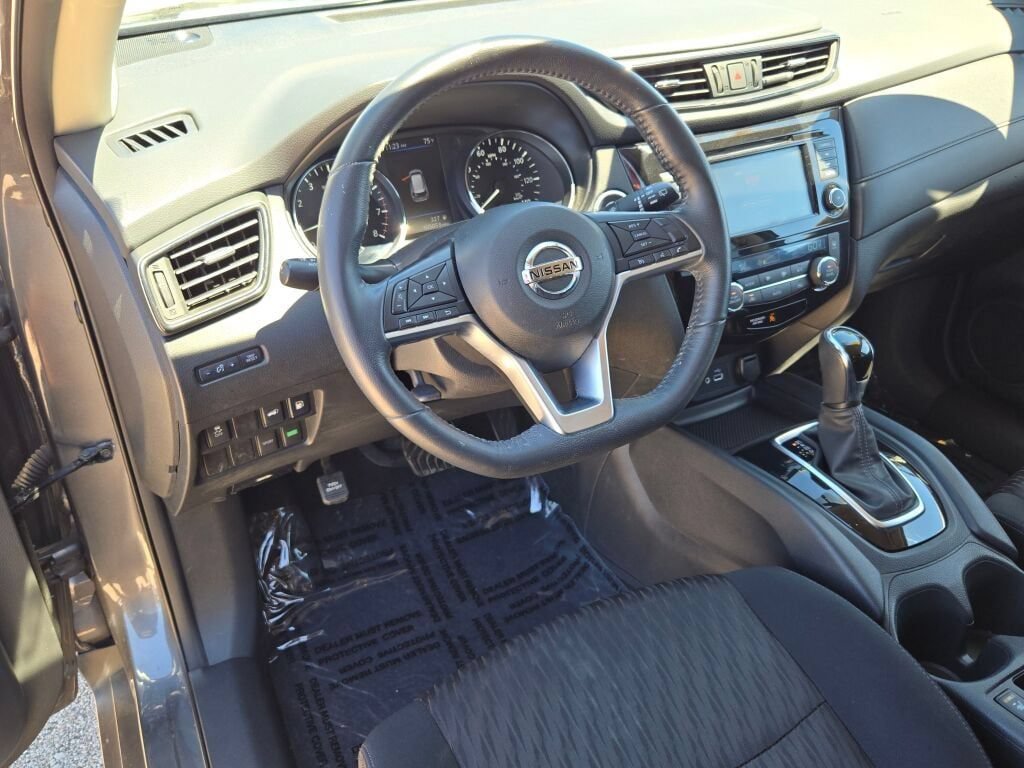 Used 2018 Nissan Rogue SV FWD image 23