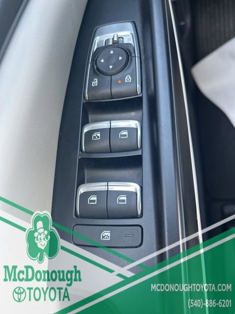 Used 2023 Kia Carnival LX image 17