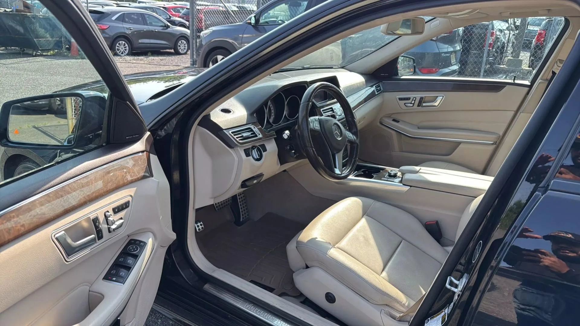 Used 2016 Mercedes-Benz E 350 4MATIC Sedan image 23