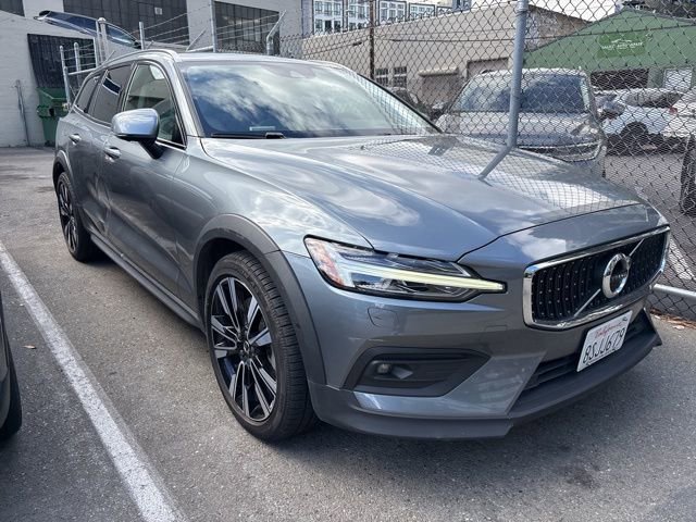 Used 2020 Volvo V60 T5 Cross Country w/ Protection Package Premier image 2
