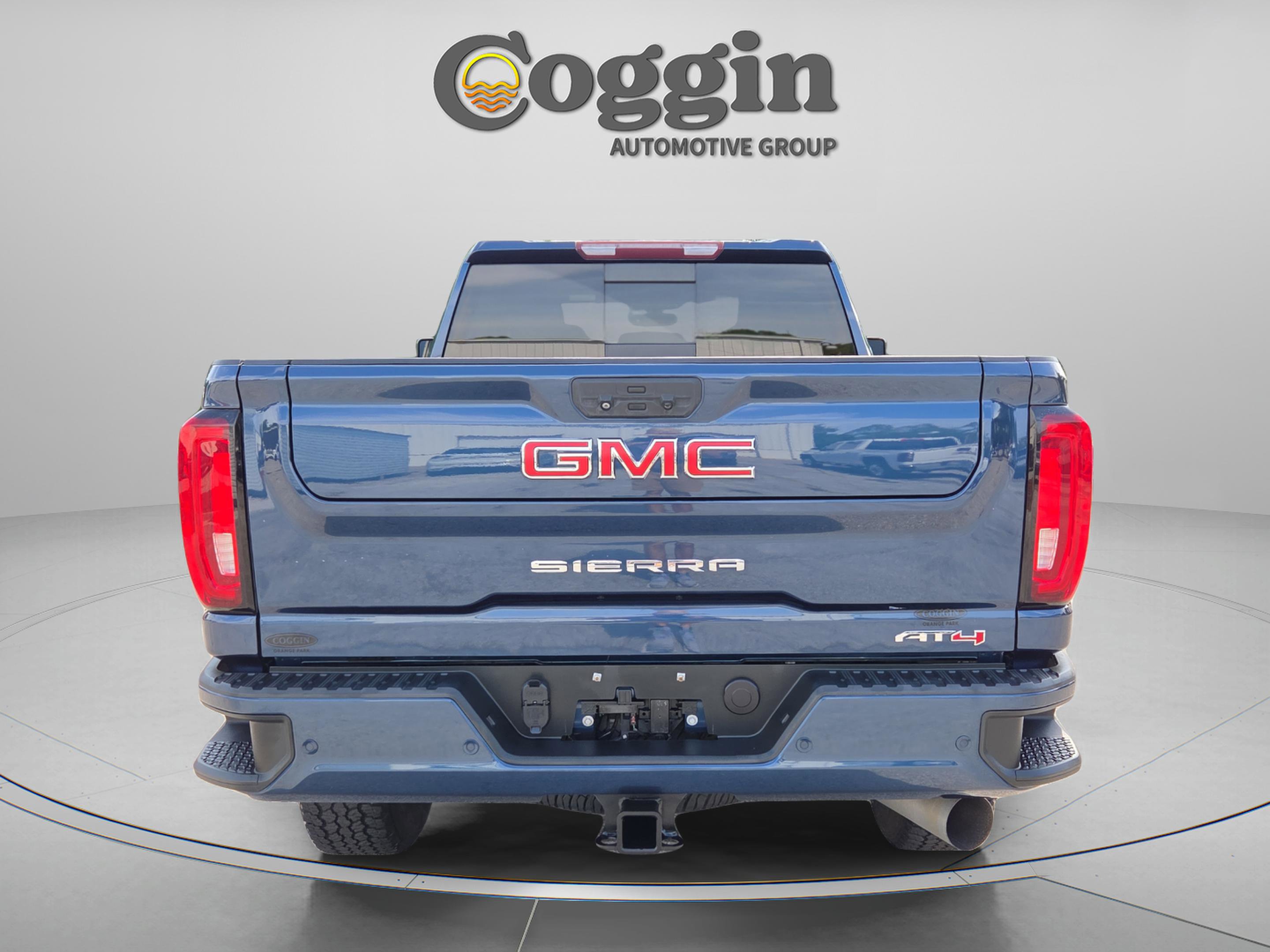 Used 2020 GMC Sierra 2500 AT4 w/ AT4 Premium Package AWD/4WD image 4