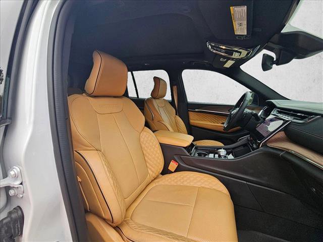 Used 2024 Jeep Grand Cherokee Summit image 16