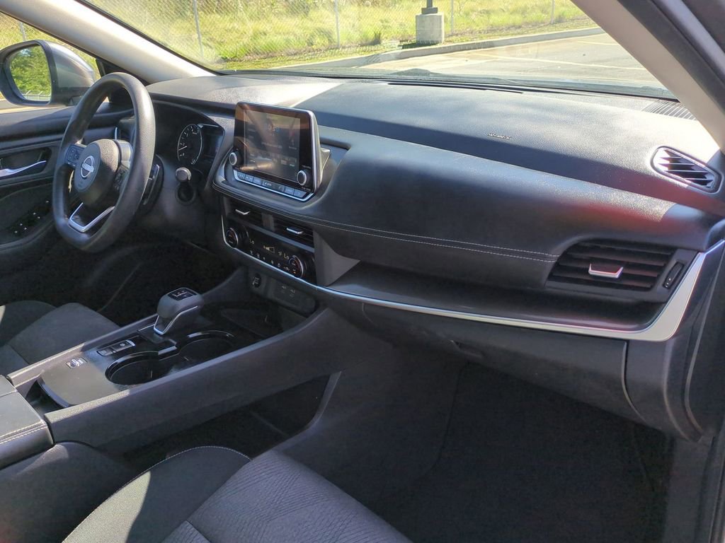 Certified 2024 Nissan Rogue SV image 39