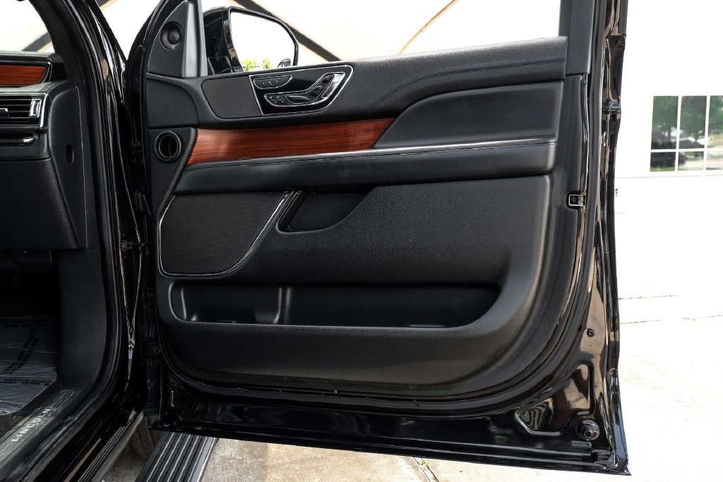 Used 2022 Lincoln Navigator Reserve AWD/4WD image 49