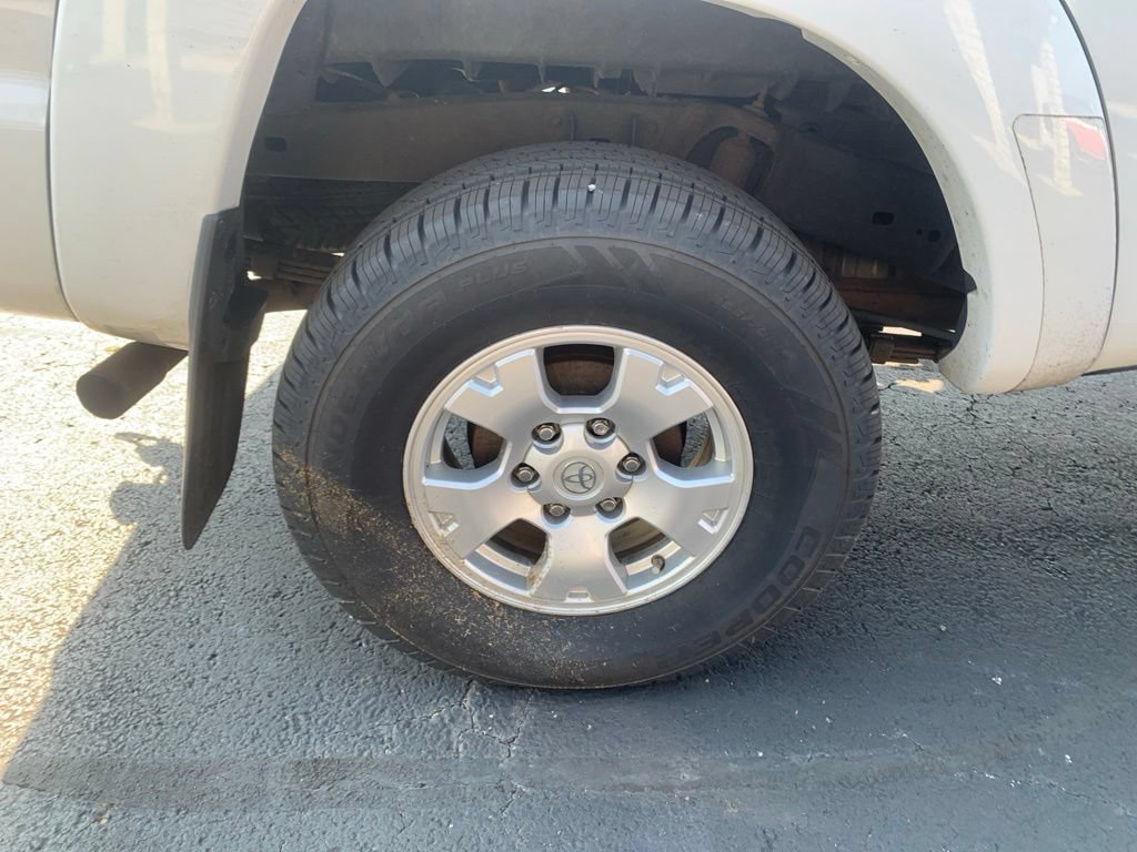 Used 2015 Toyota Tacoma 4x4 Access Cab w/ SR5 Package image 18