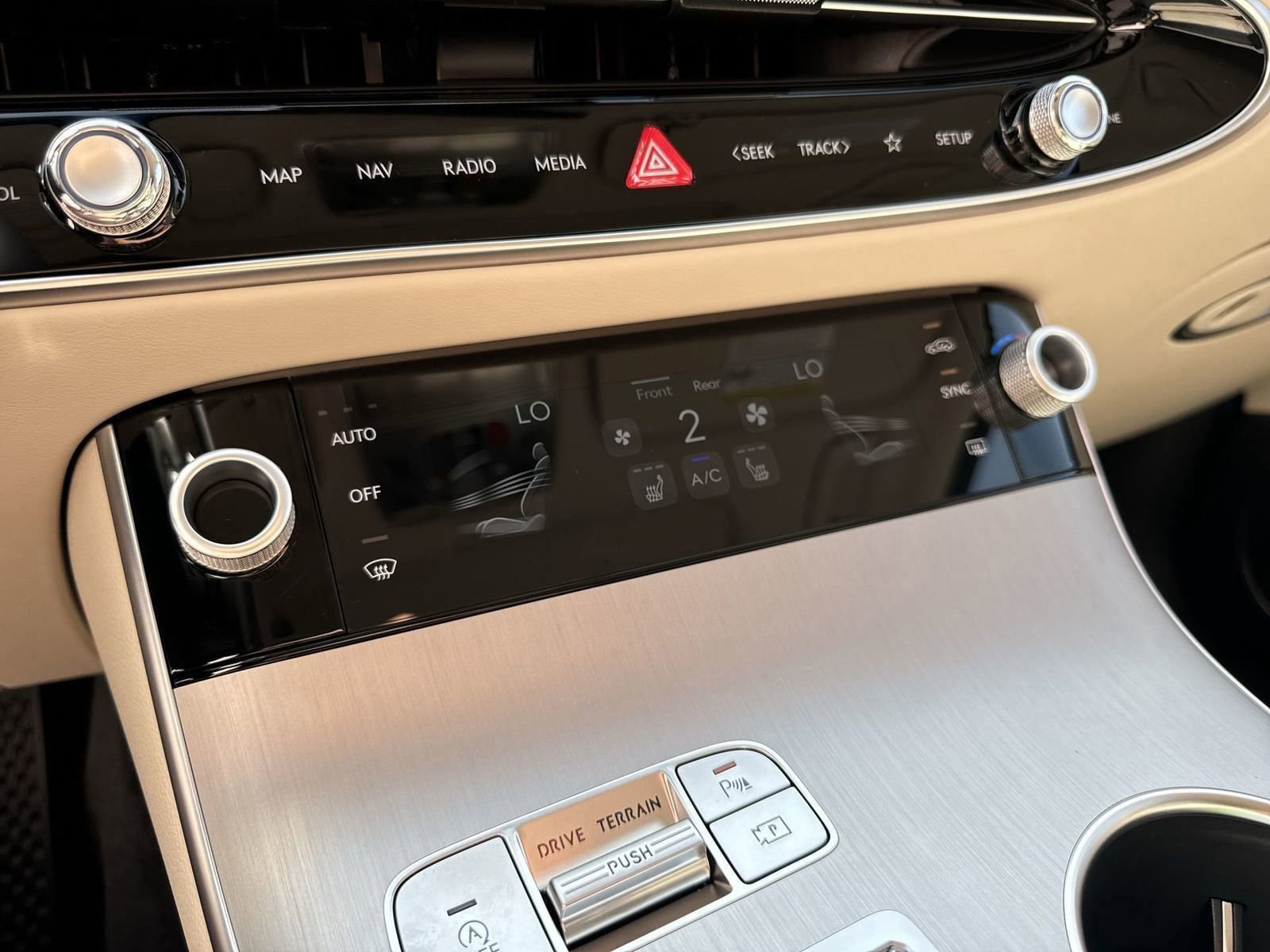 New 2026 Genesis GV70 2.5T Select AWD/4WD image 25