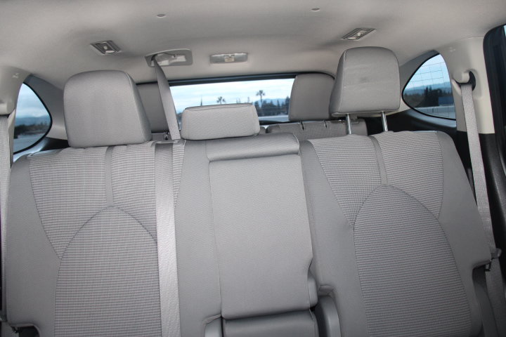 Used 2022 Toyota Highlander LE AWD/4WD image 22