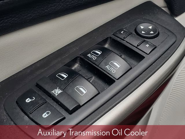 Used 2019 Jeep Cherokee Overland w/ Technology Group image 17